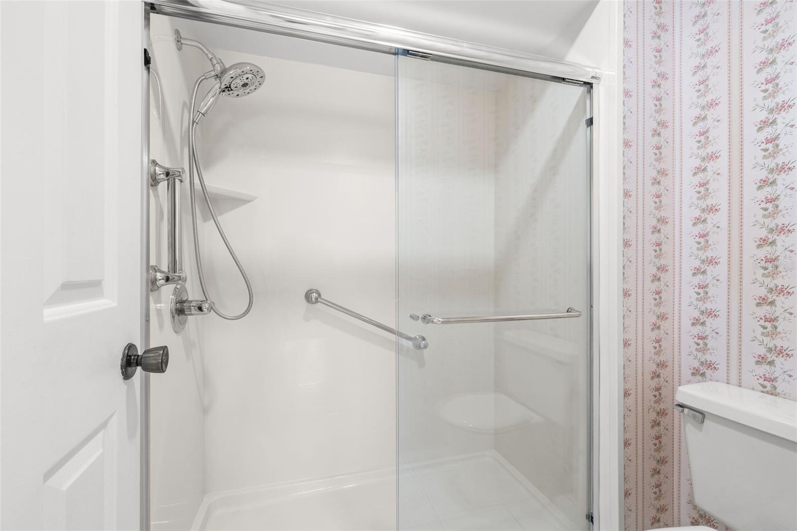 TRAFALGAR SQUARE CONDO - Residential