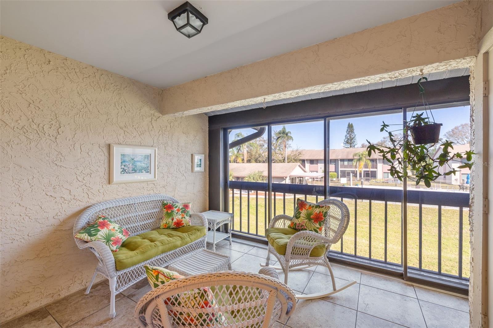 TRAFALGAR SQUARE CONDO - Residential