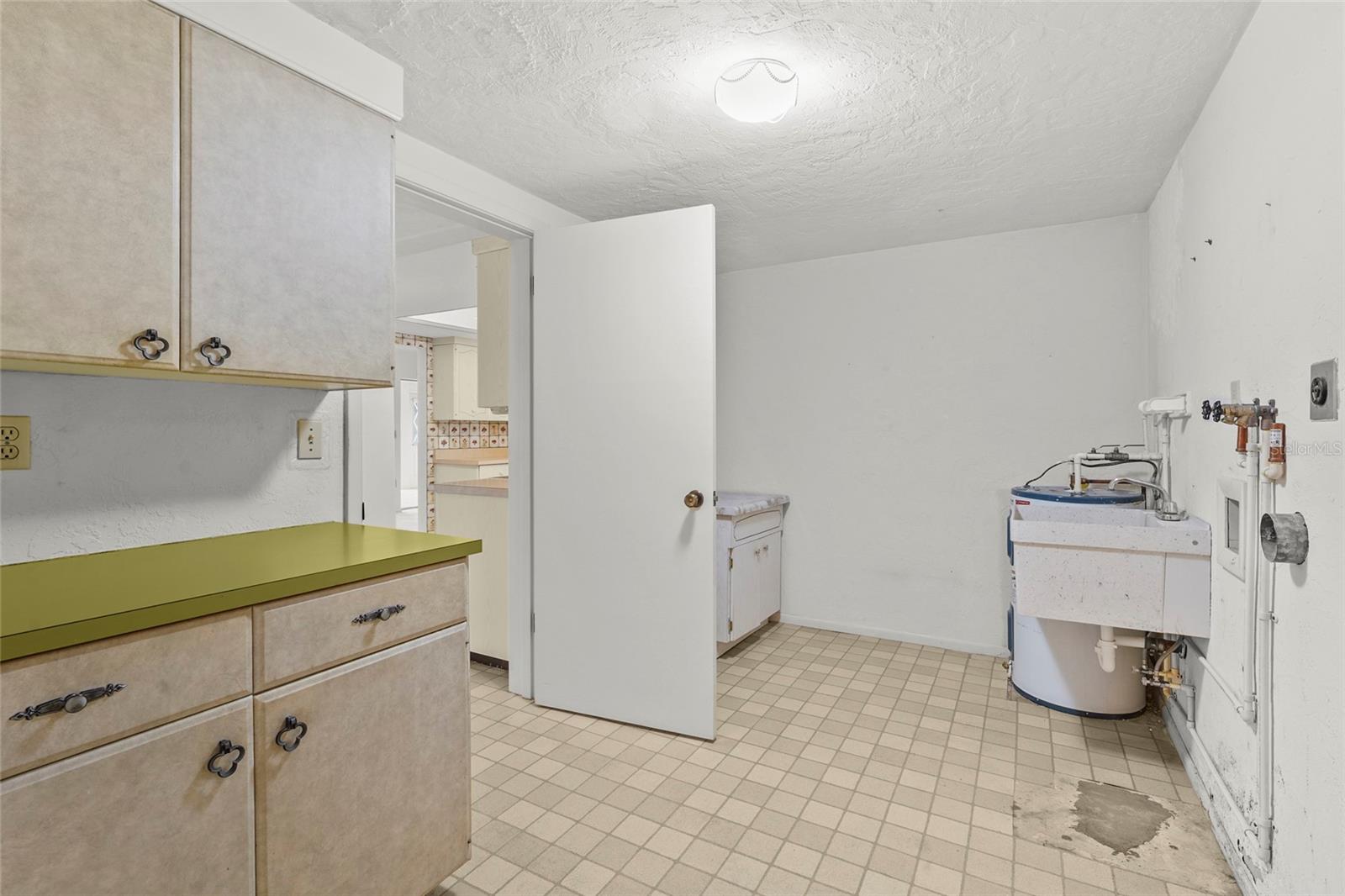 SOUTH GATE VILLAGE GREEN 10 - Residential