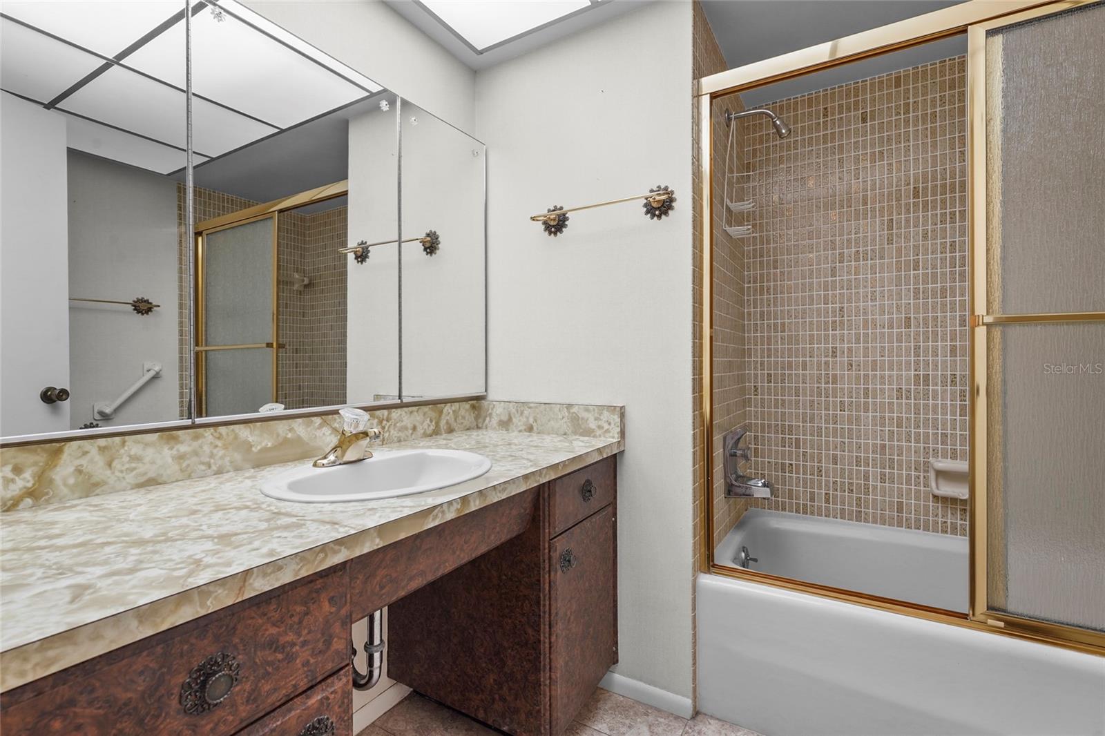 SOUTH GATE VILLAGE GREEN 10 - Residential