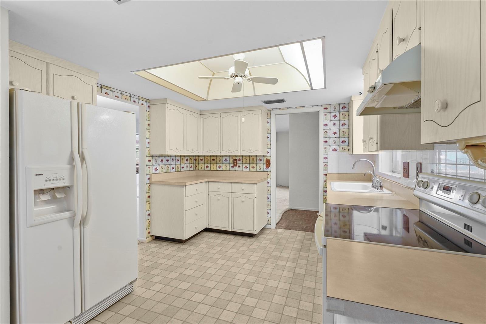 SOUTH GATE VILLAGE GREEN 10 - Residential