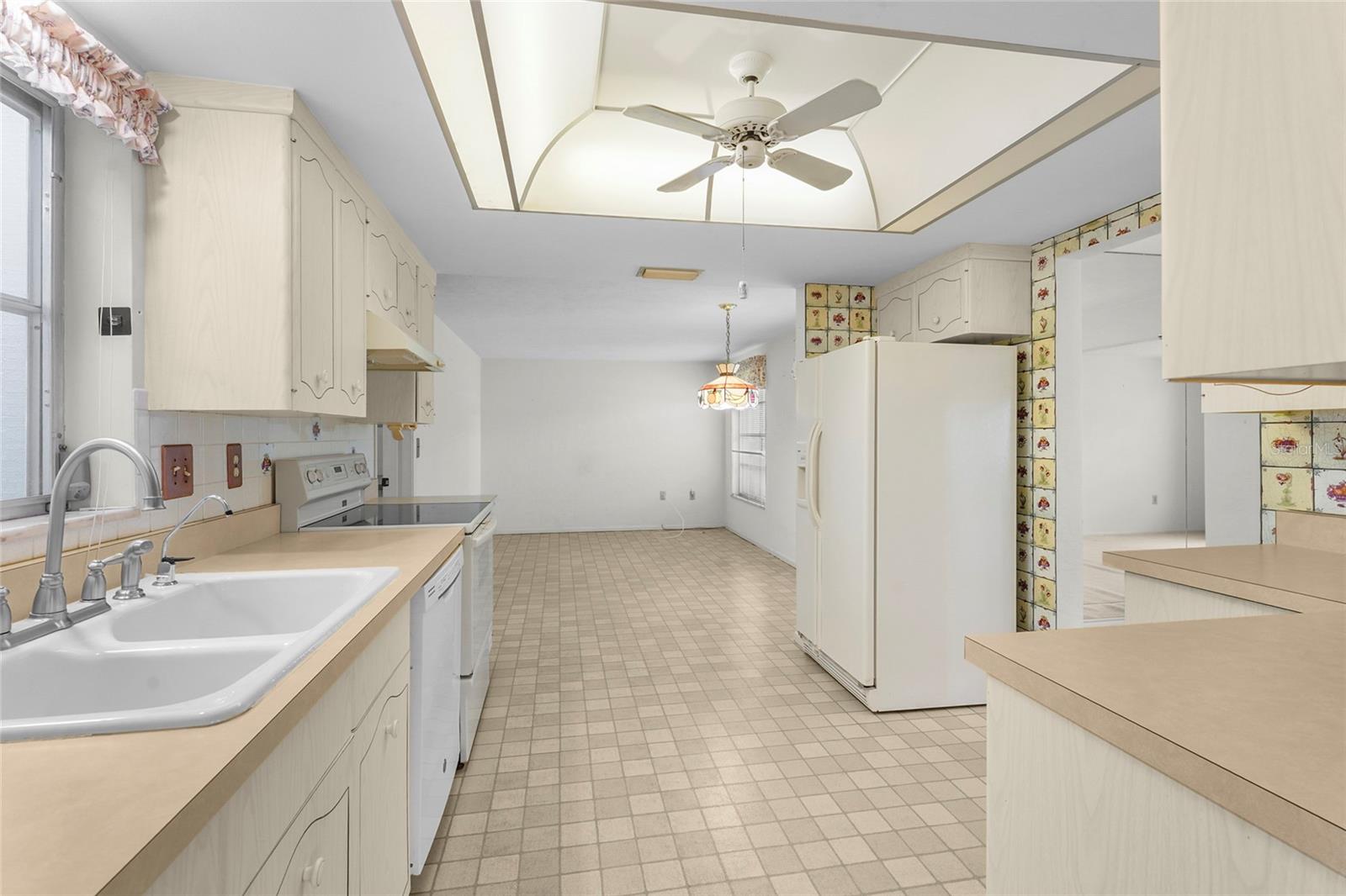 SOUTH GATE VILLAGE GREEN 10 - Residential