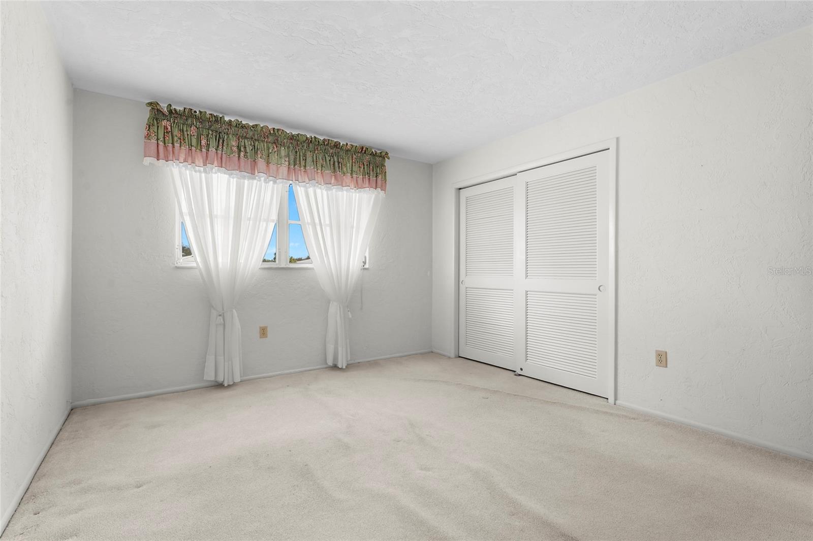 SOUTH GATE VILLAGE GREEN 10 - Residential