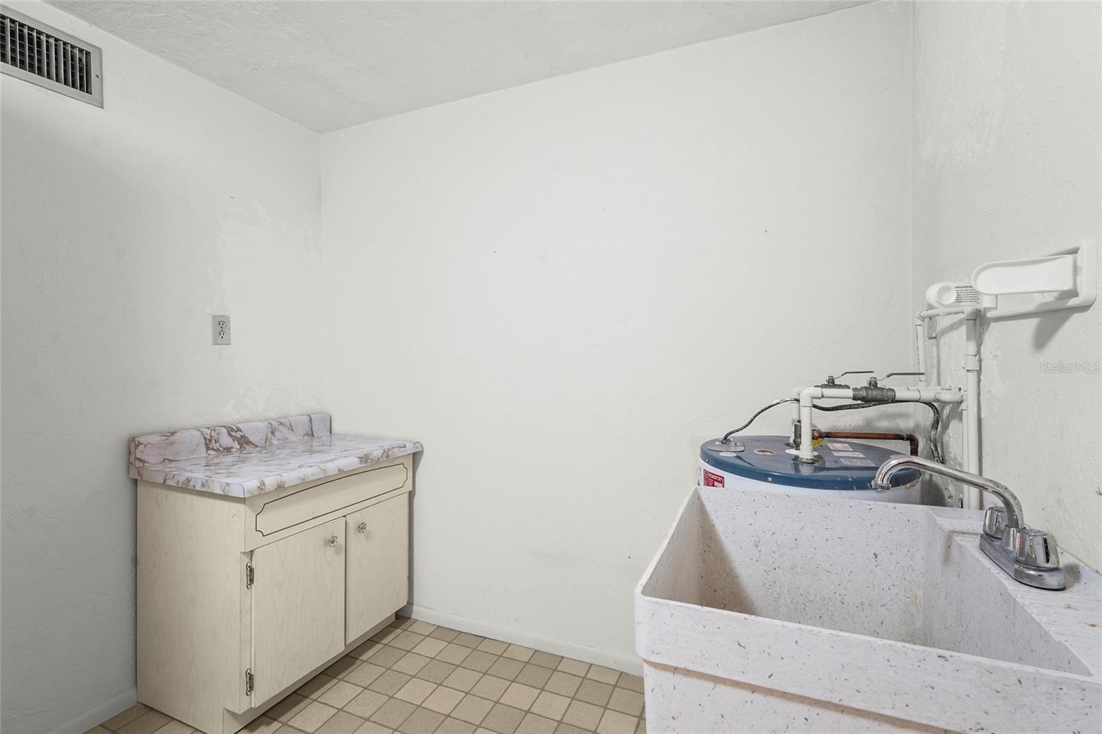 SOUTH GATE VILLAGE GREEN 10 - Residential