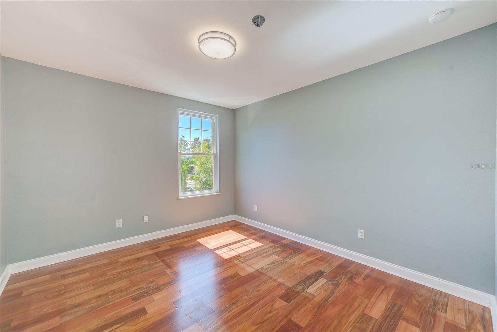 GRAHAMS T W SUB - Residential Lease