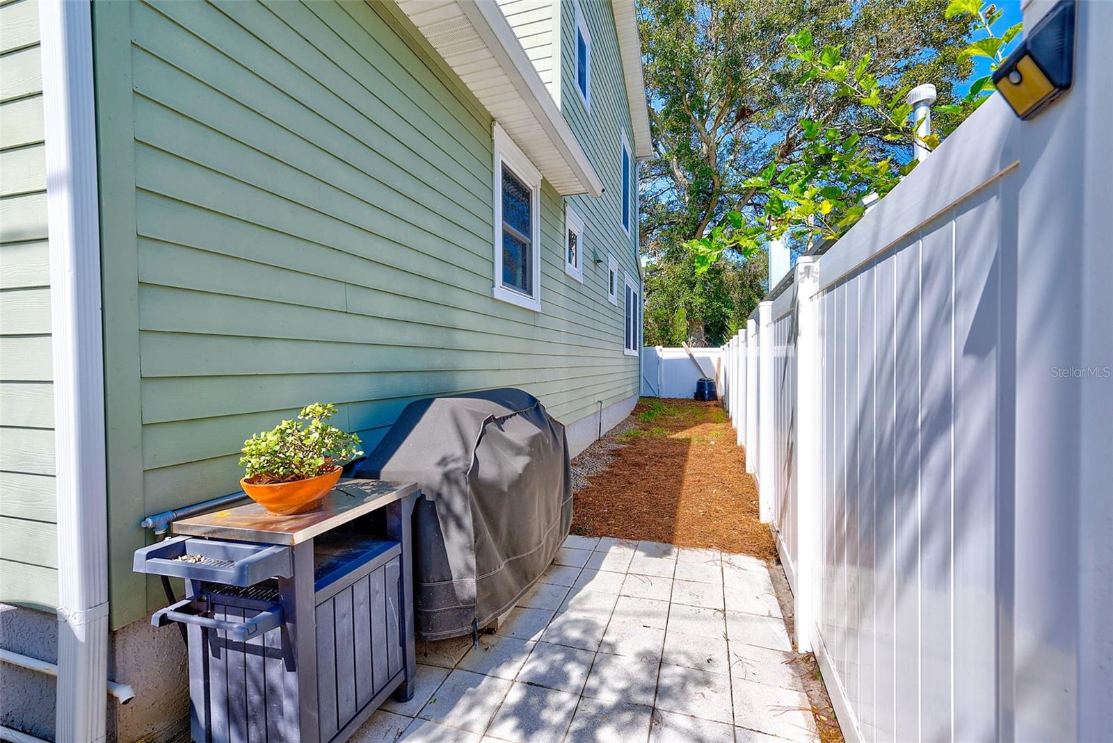 GRAHAMS T W SUB - Residential Lease