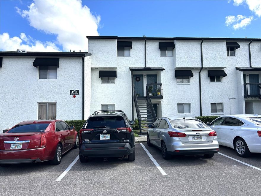 Unit is at great location waiting for some TLC or a full renovation. Close to the Orlando International Airport, Milenia Mall, bust stops, shopping centers, 408 and more. It is in a gated community , no guard. Community offers pool, gym, tennis court, playground. Call your agent for a quick easy showing.