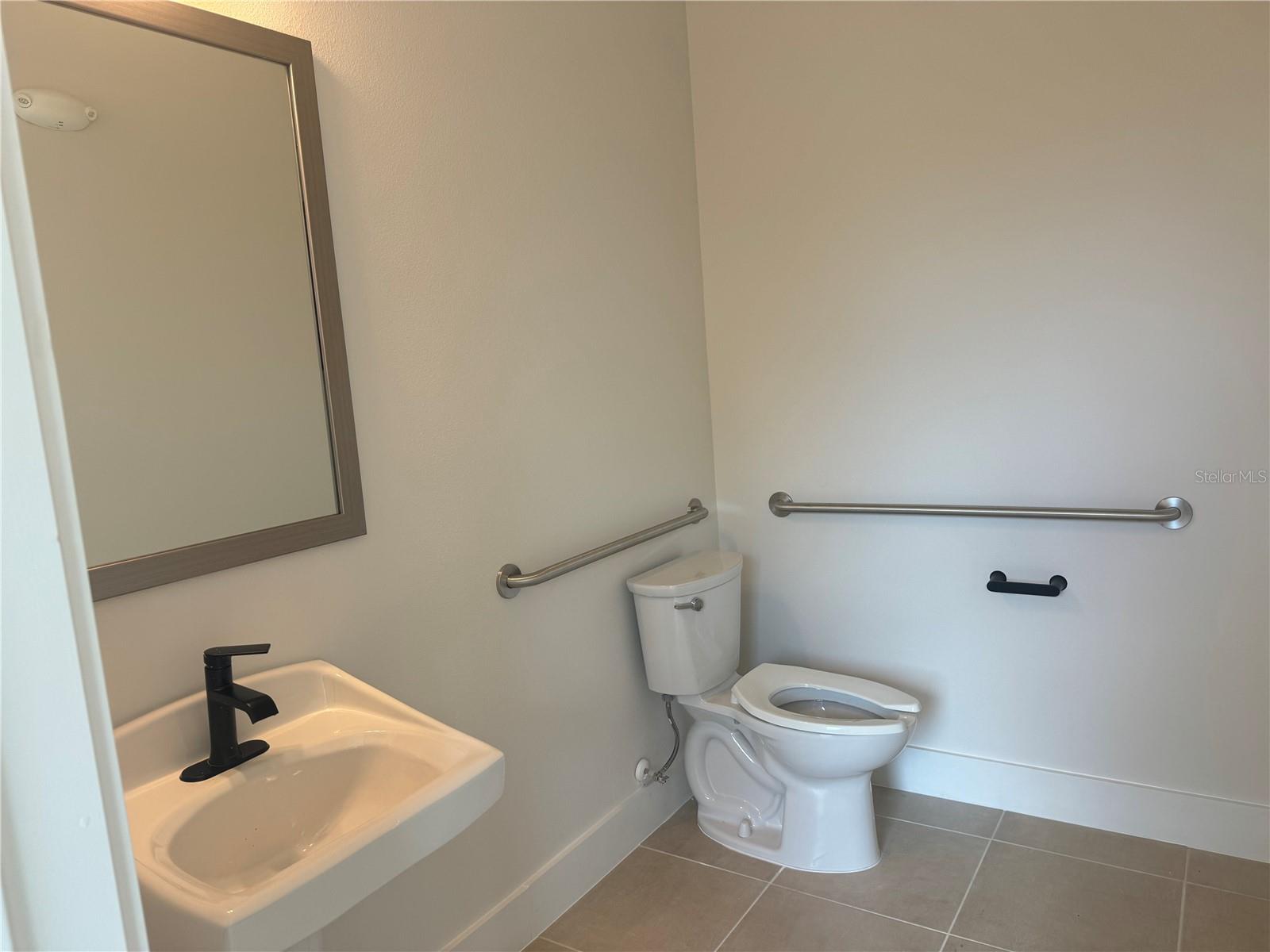 TOWNHOMES AT CITY PLACE - Commercial Lease