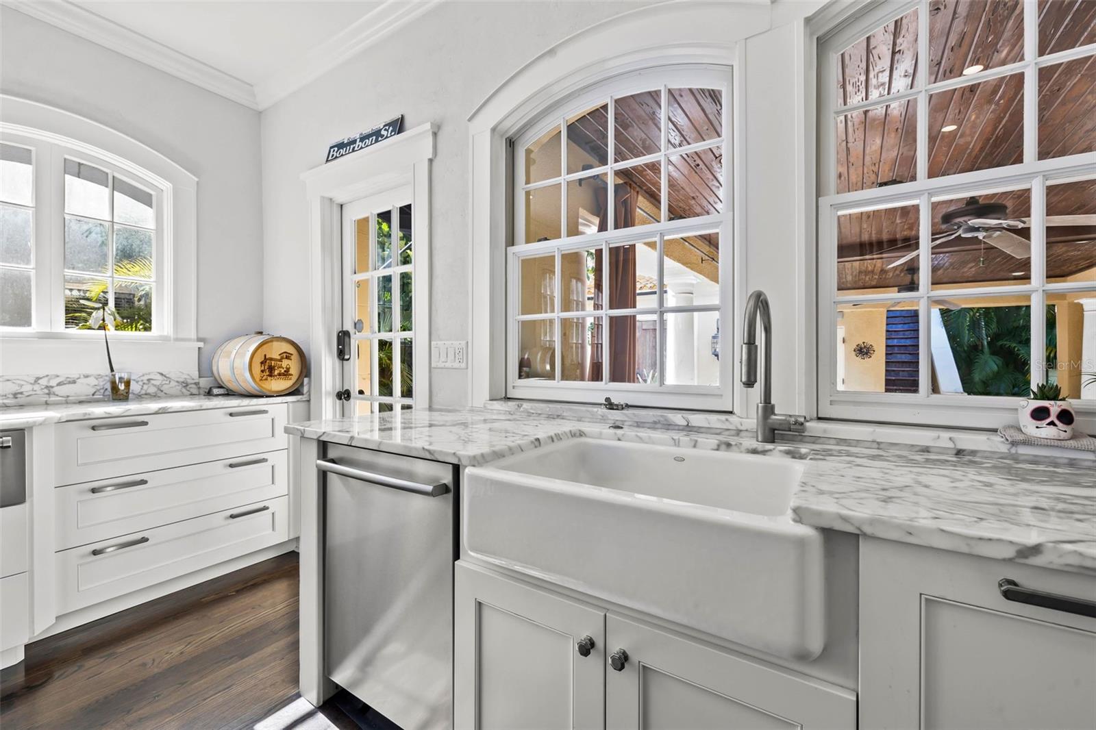 DAVIS ISLANDS PB10 PG52 TO 57 - Residential