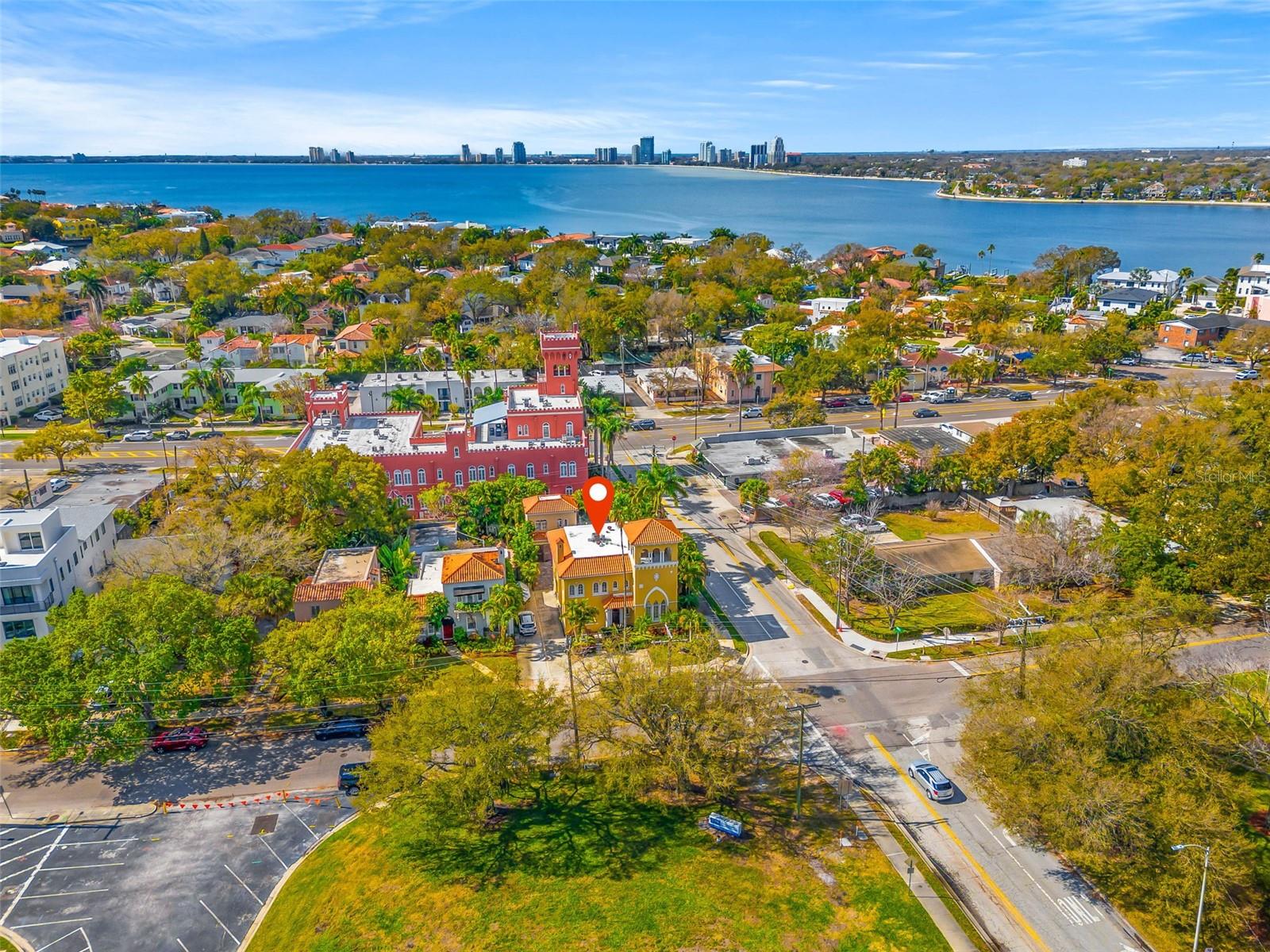 DAVIS ISLANDS PB10 PG52 TO 57 - Residential