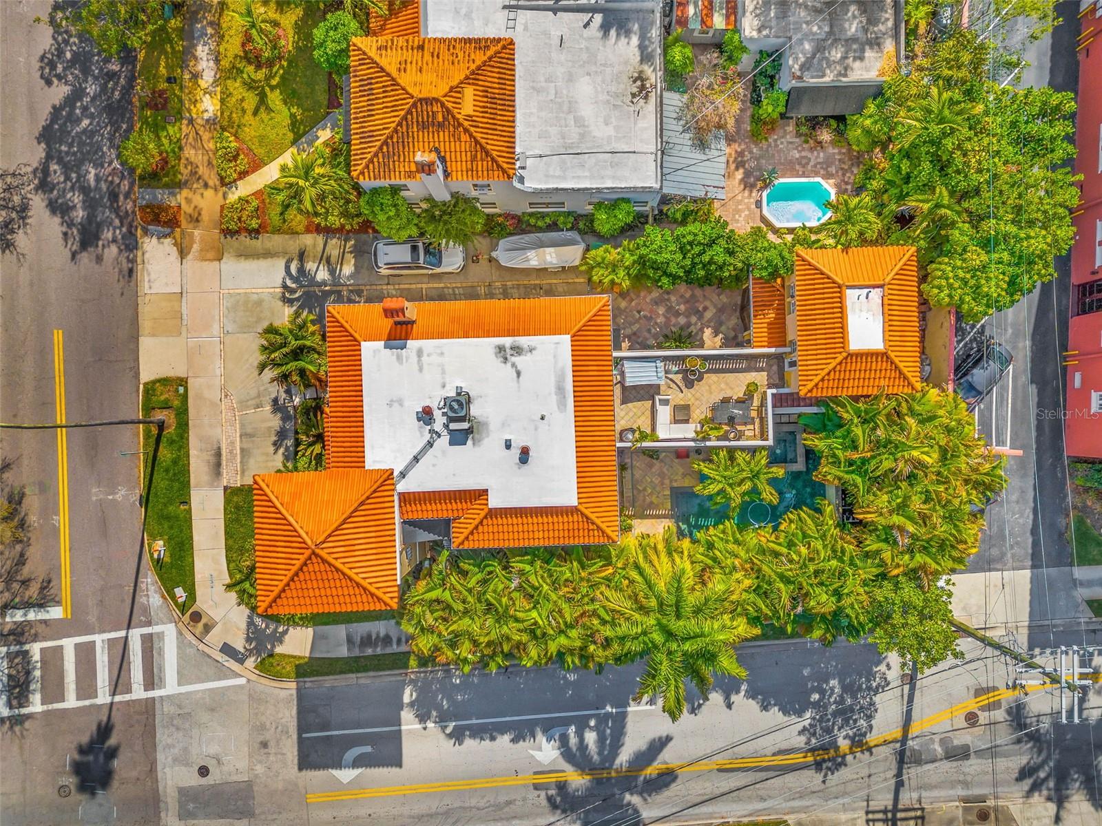 DAVIS ISLANDS PB10 PG52 TO 57 - Residential