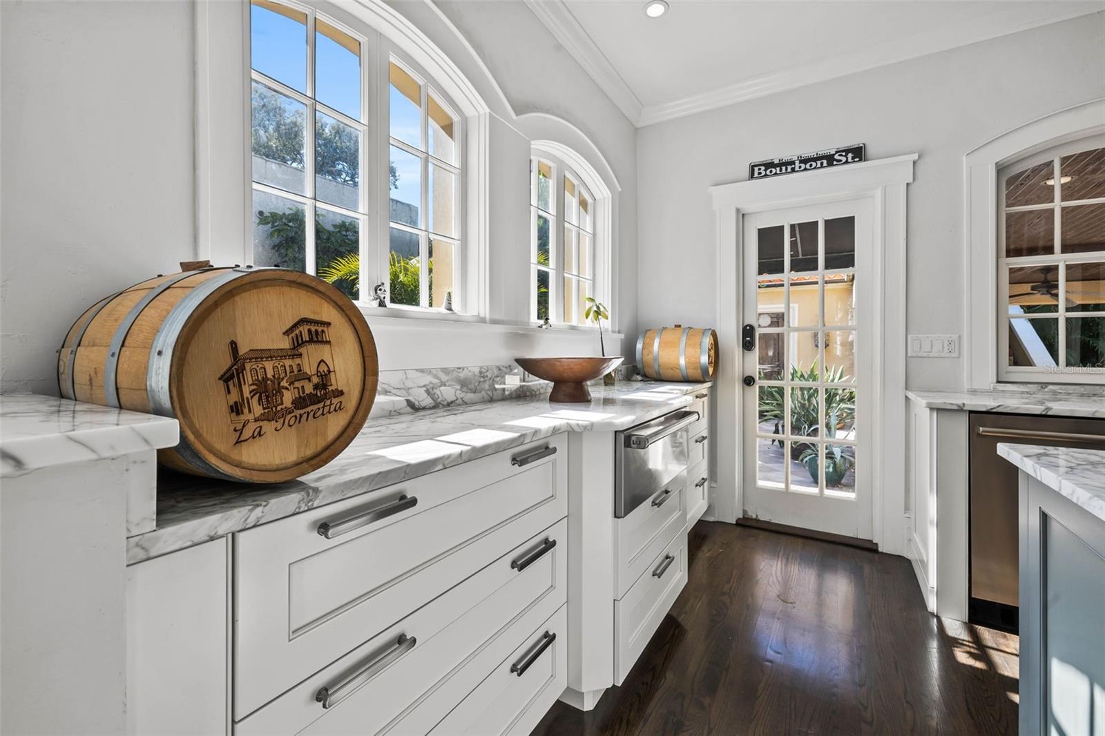 DAVIS ISLANDS PB10 PG52 TO 57 - Residential