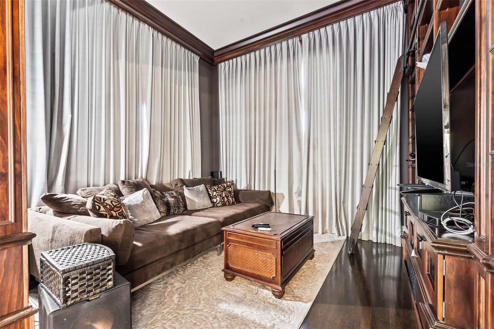 DAVIS ISLANDS PB10 PG52 TO 57 - Residential