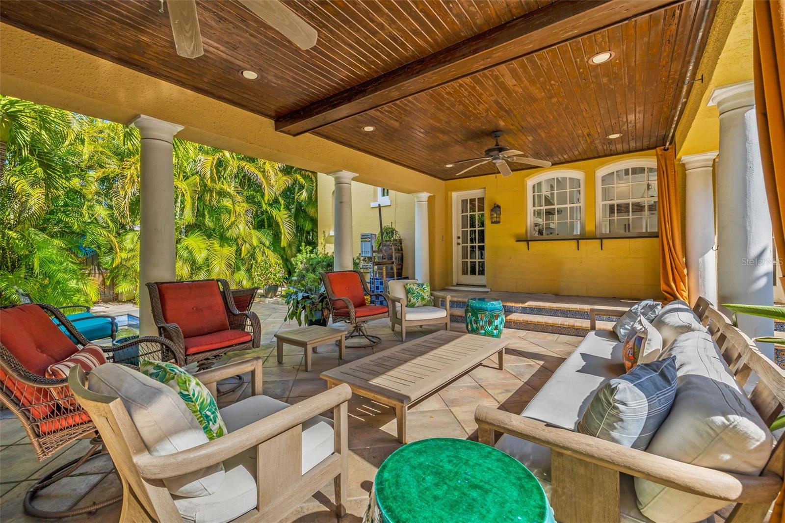 DAVIS ISLANDS PB10 PG52 TO 57 - Residential