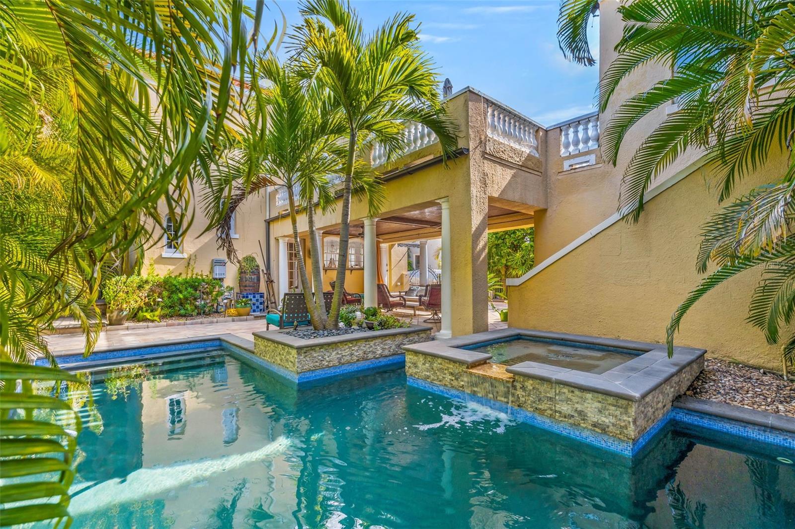 DAVIS ISLANDS PB10 PG52 TO 57 - Residential