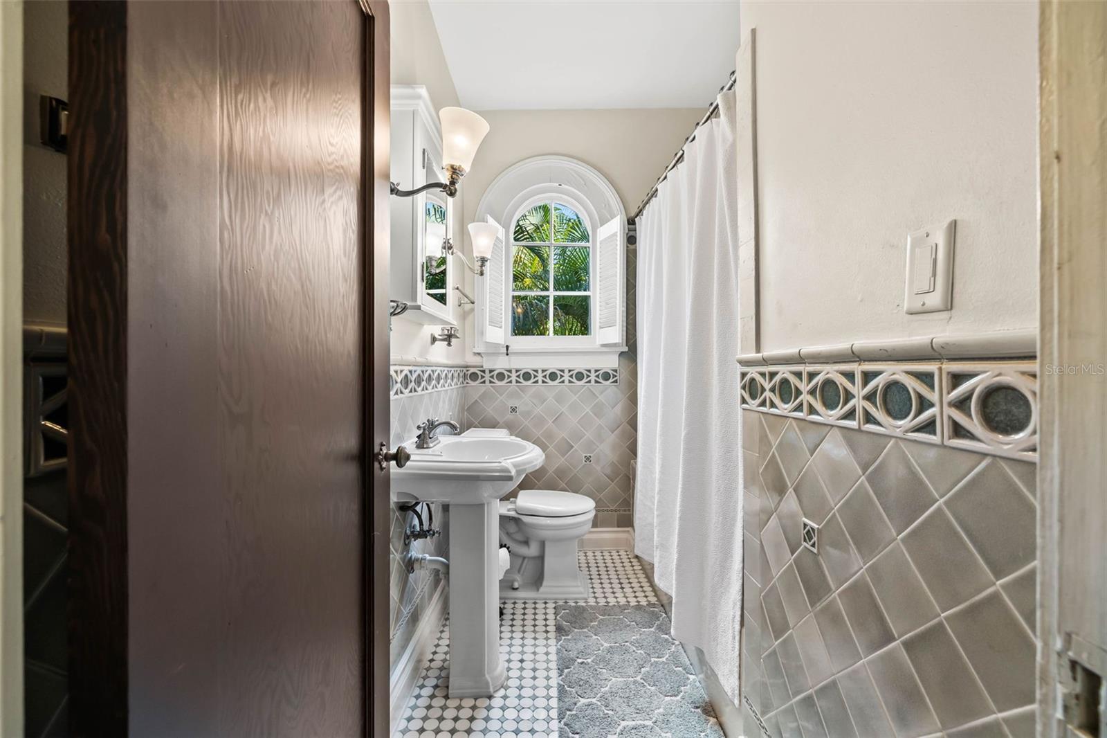 DAVIS ISLANDS PB10 PG52 TO 57 - Residential