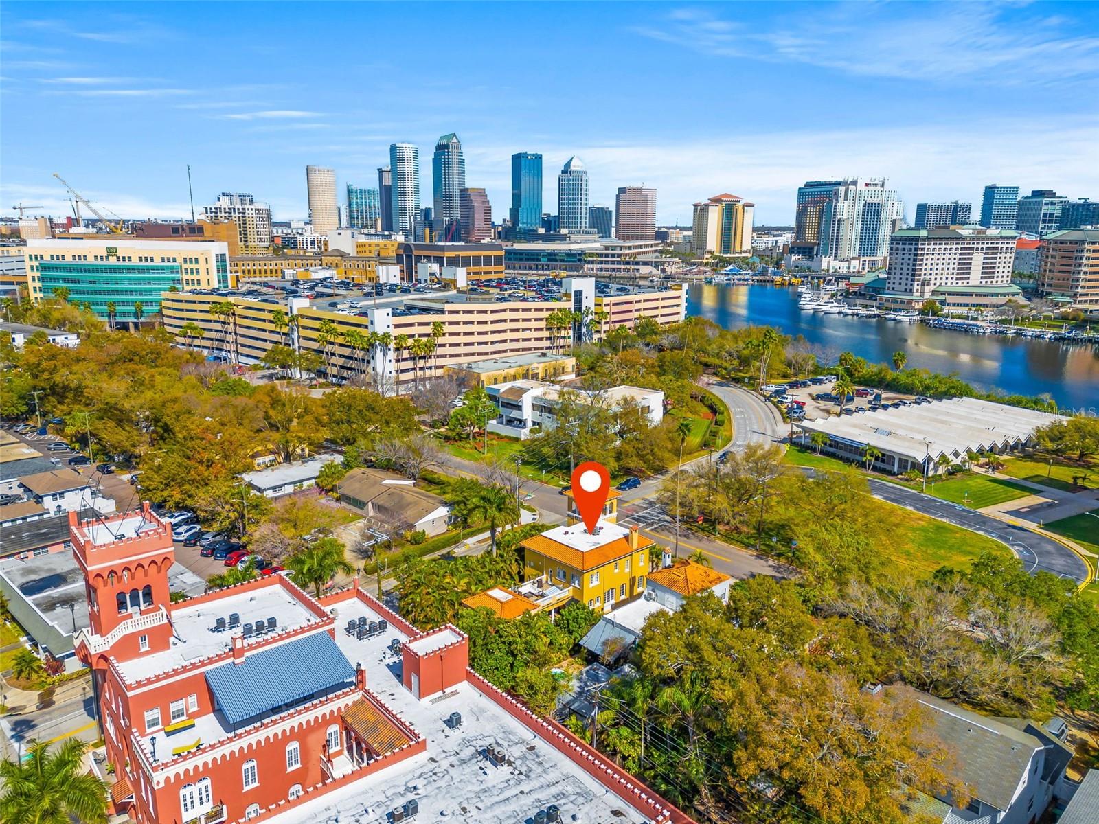 DAVIS ISLANDS PB10 PG52 TO 57 - Residential