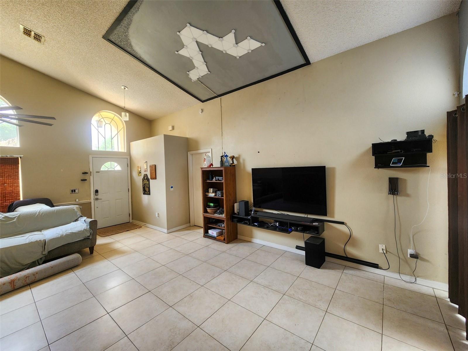 8035 COUNTRY RUN PARKWAY