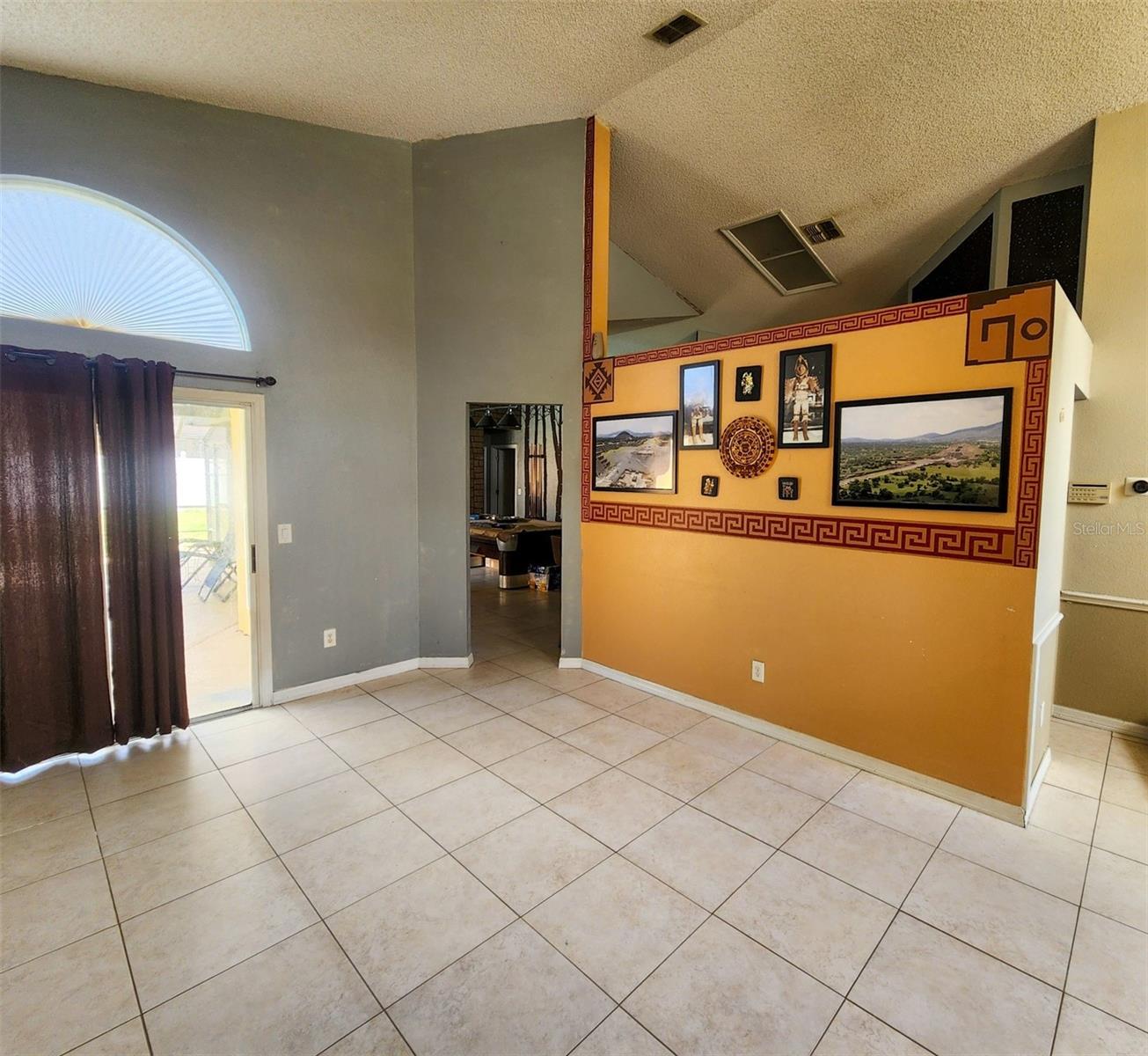 COUNTRY RUN - Residential