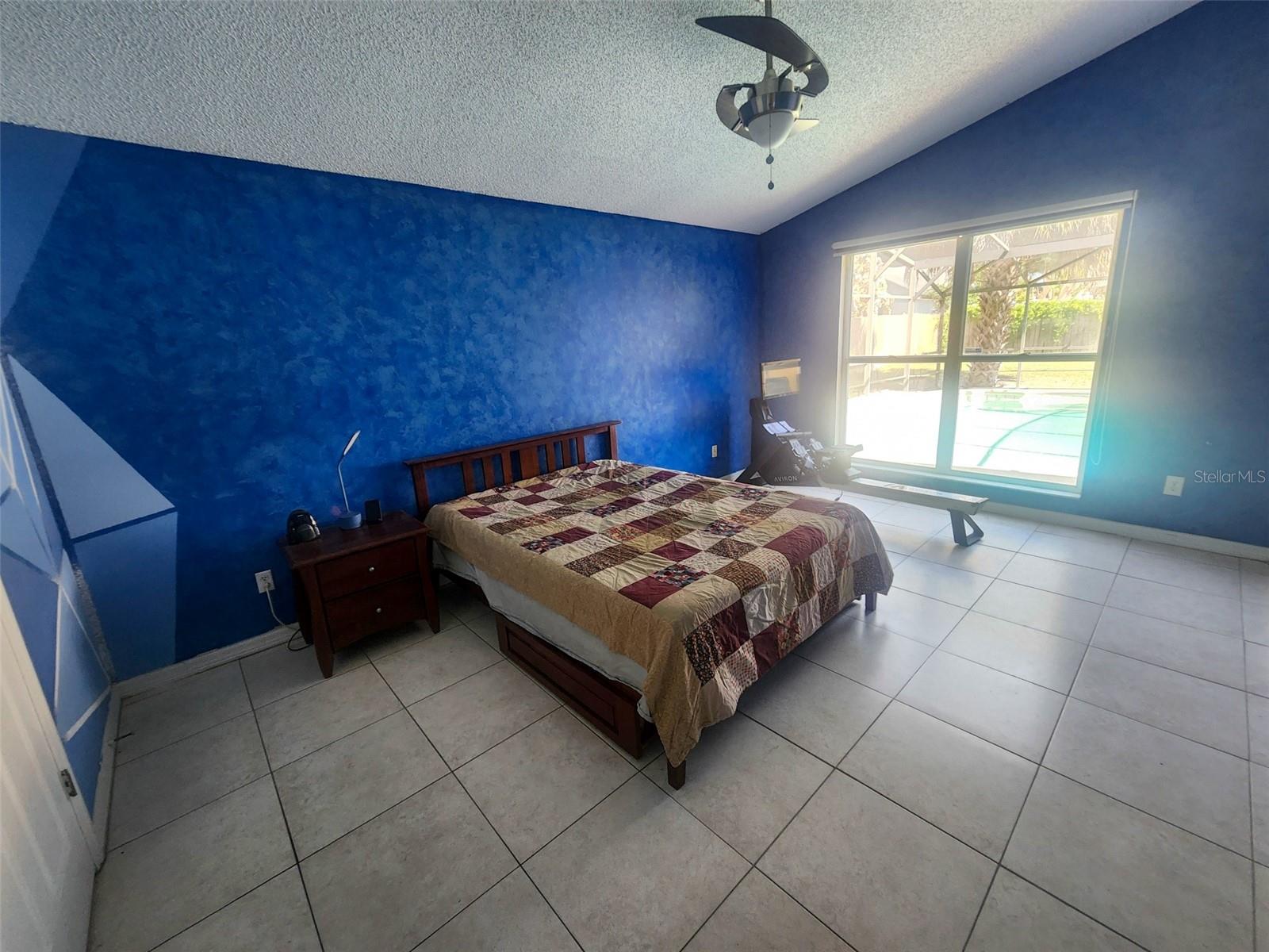 COUNTRY RUN - Residential