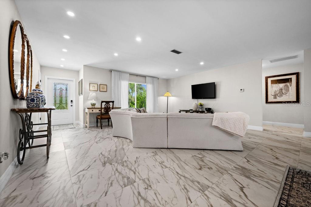 SOUTH VENICE - Residential Lease
