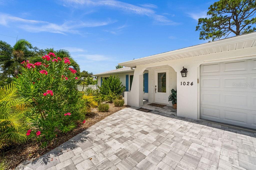 SOUTH VENICE - Residential Lease