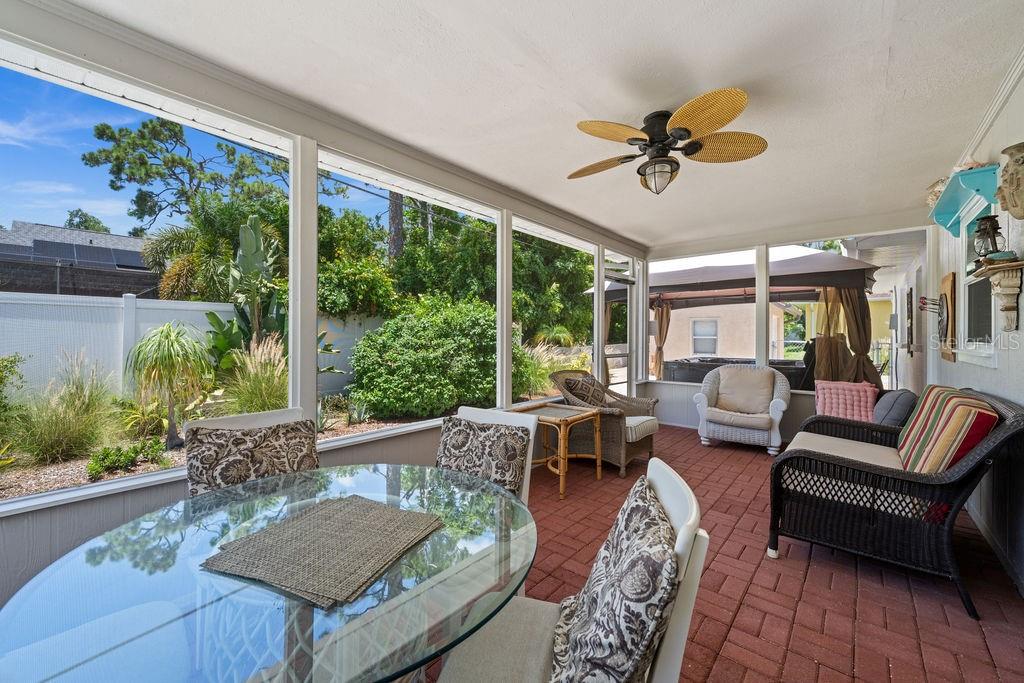 SOUTH VENICE - Residential Lease