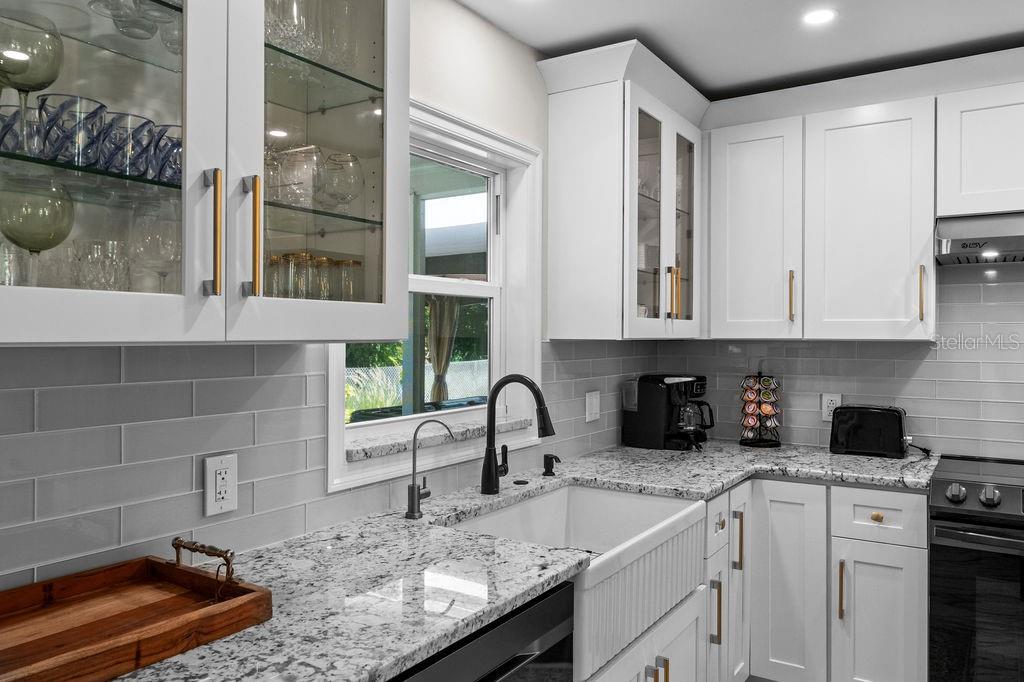 SOUTH VENICE - Residential Lease