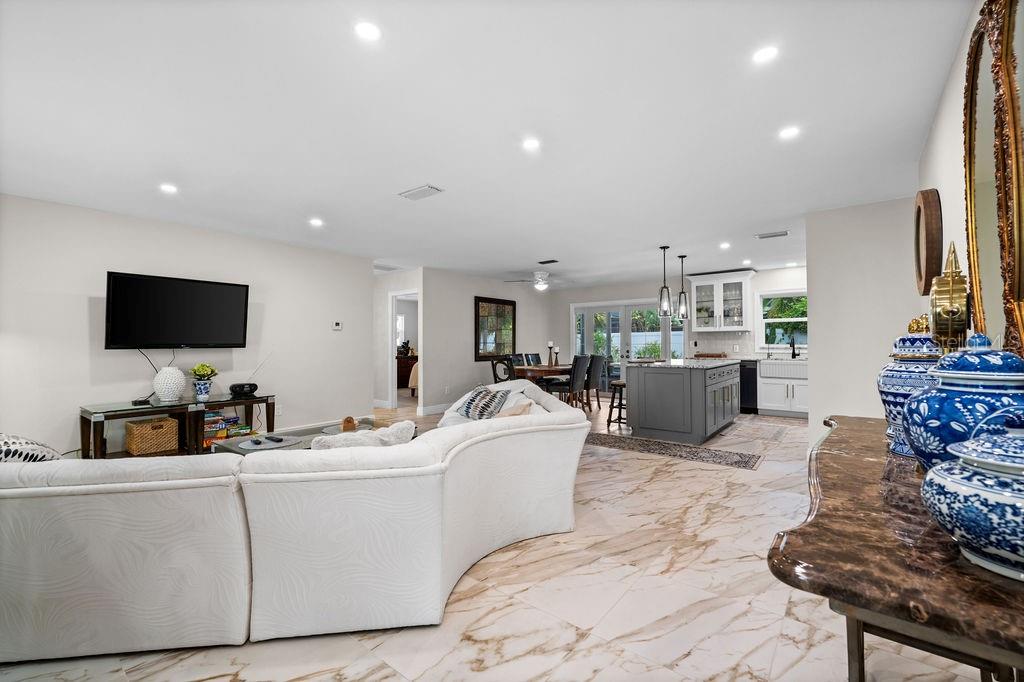 SOUTH VENICE - Residential Lease