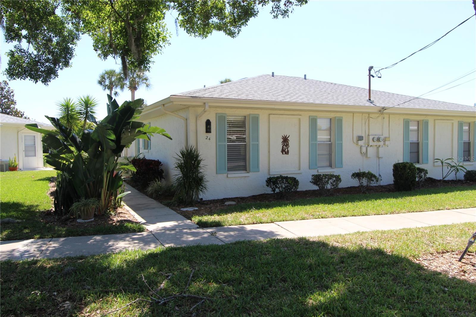 Unfurnished, annual rental, no pets allowed, non-smokers only. Lovely, updated One Bedroom, one bath, condo located in Kings Point, a gated community in Sun City Center. Great room, open floorplan, kitchen looks to living/dining area with bonus area for den or office. Carpet only in bedroom, ceramic tile in all other areas. Inside laundry area with storage for your convenience. Kings Point has fitness center, tennis/pickle ball courts, two clubhouses with indoor/outdoor pools, clubs and activities to keep you as busy as you choose to be. Sun City Center, a 55+ age restricted community, is located near the West coast of Florida with a short drive to beaches, parks, cultural arts centers, professional sports teams, airports, shopping, dining, airports, medical and more. Come walk on our beaches, hike on our trails, canoe on our rivers, enjoy the natural beauty of Florida... you will be glad you did.