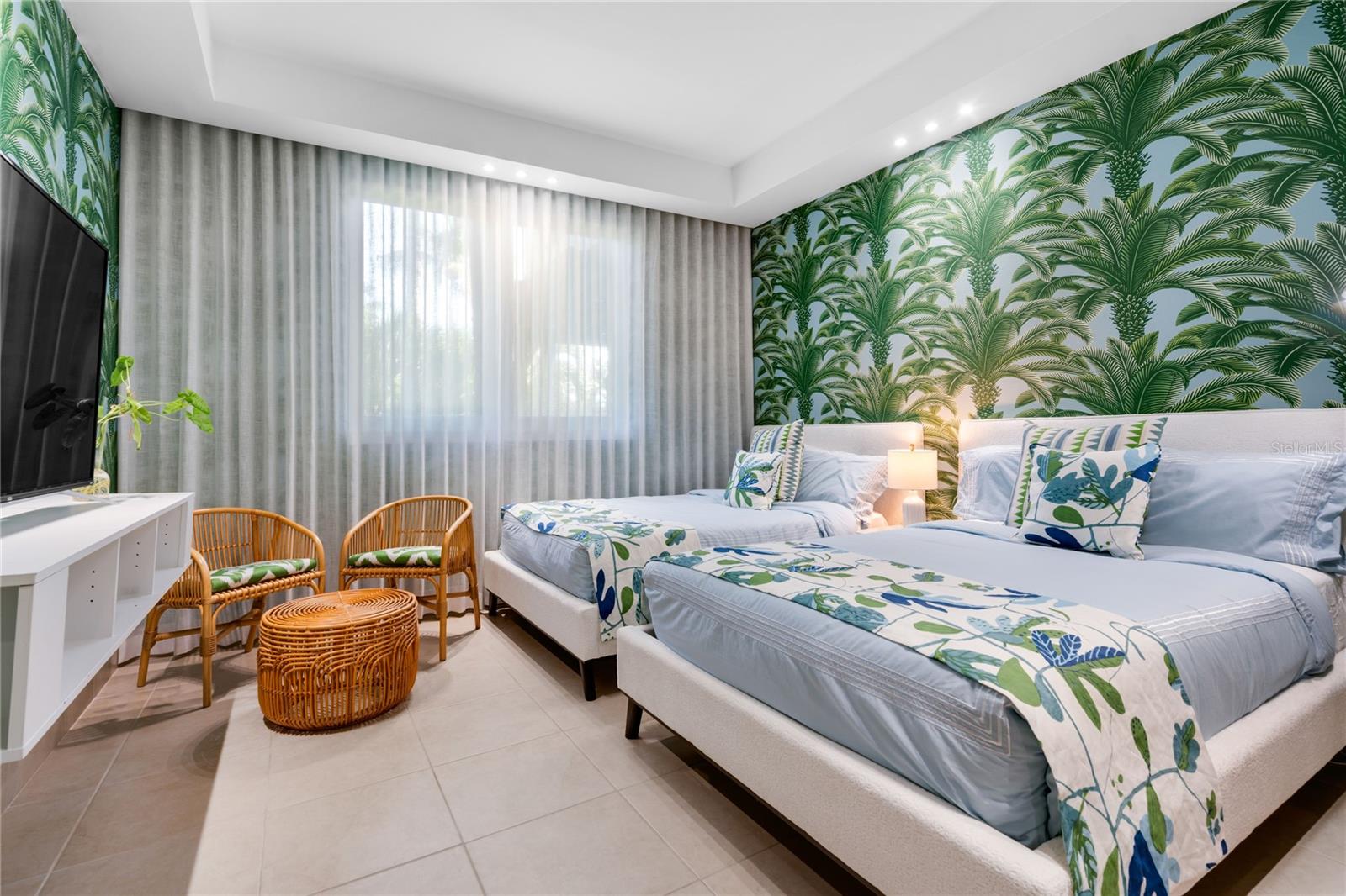 LAS VERANDAS CONDOMINIUM - Residential