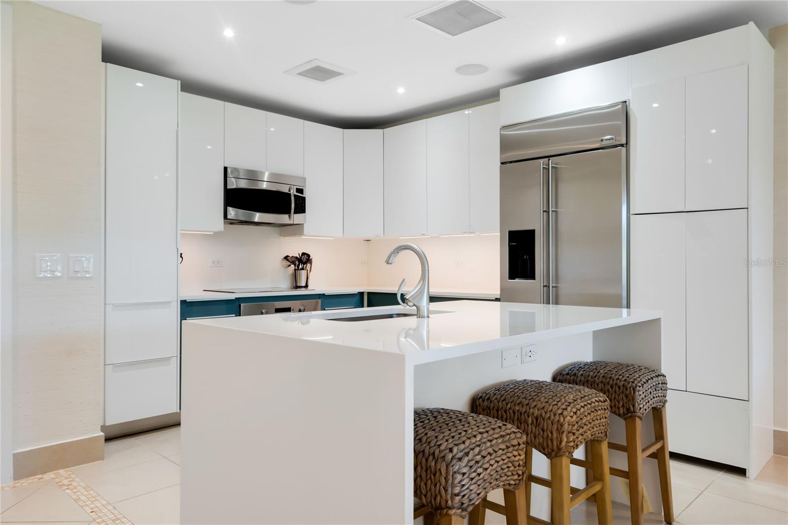 LAS VERANDAS CONDOMINIUM - Residential