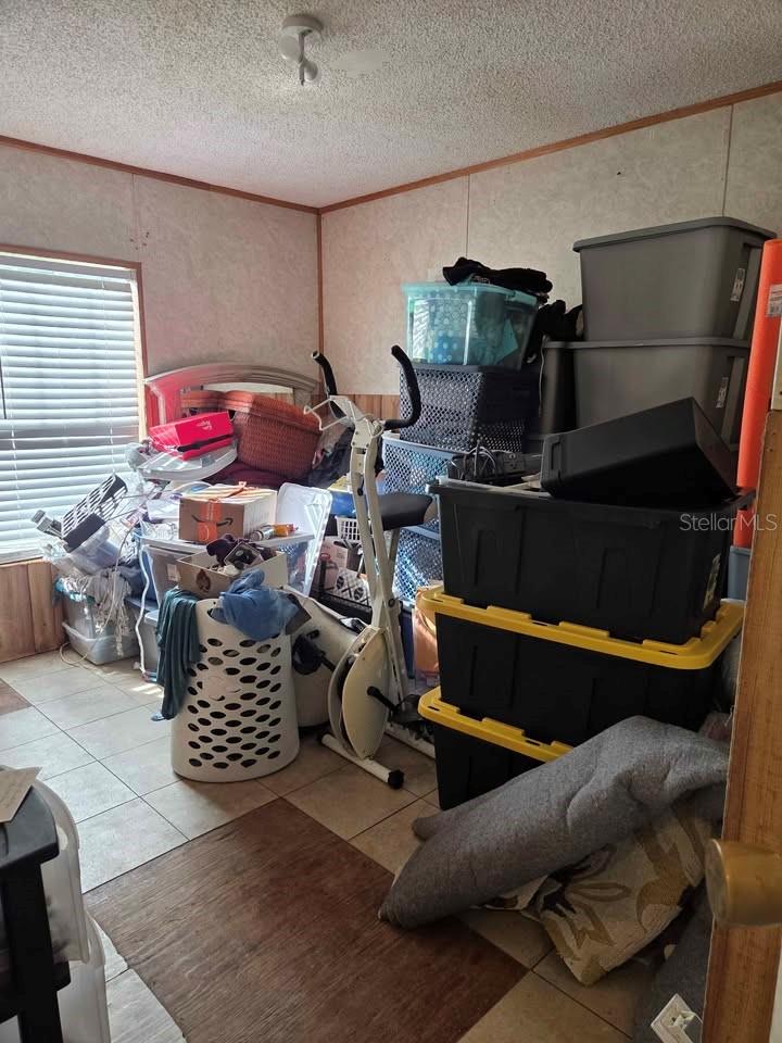 S 105 FT OF E 100 FT OF FOLLOWING DESC COMM NW COR - Residential