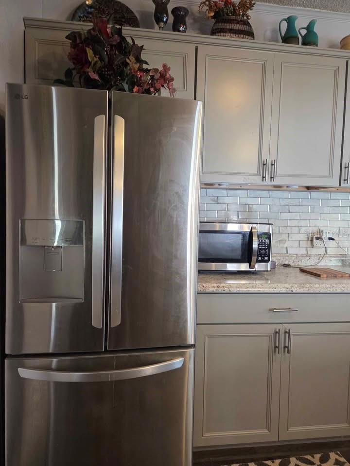 S 105 FT OF E 100 FT OF FOLLOWING DESC COMM NW COR - Residential