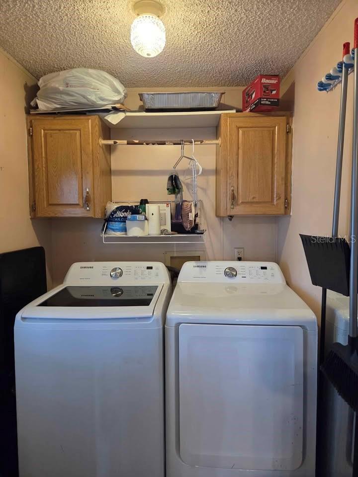 S 105 FT OF E 100 FT OF FOLLOWING DESC COMM NW COR - Residential