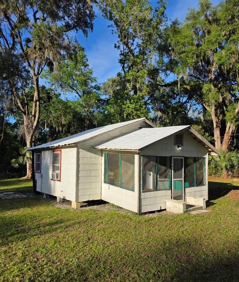 Photo of 1710 Northwest 29th Rd, Lake Panasoffkee, FL 33538 (MLS # G5109208)