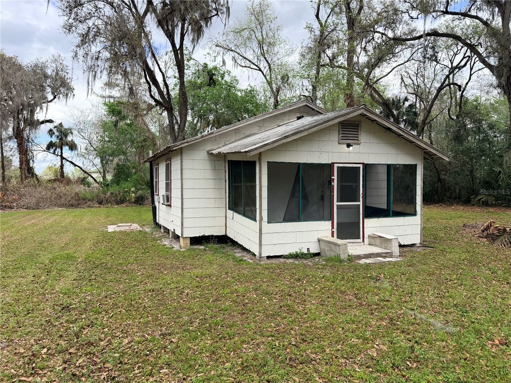 Photo of 1710 Northwest 29th Rd, Lake Panasoffkee, FL 33538 (MLS # G5109208)