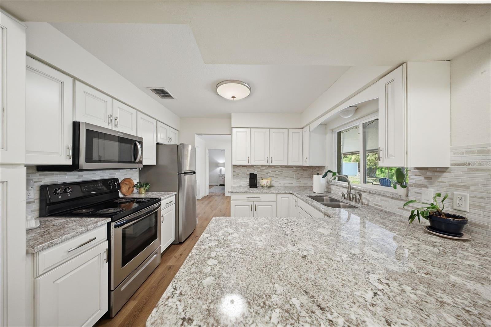 732 LAUREL WAY