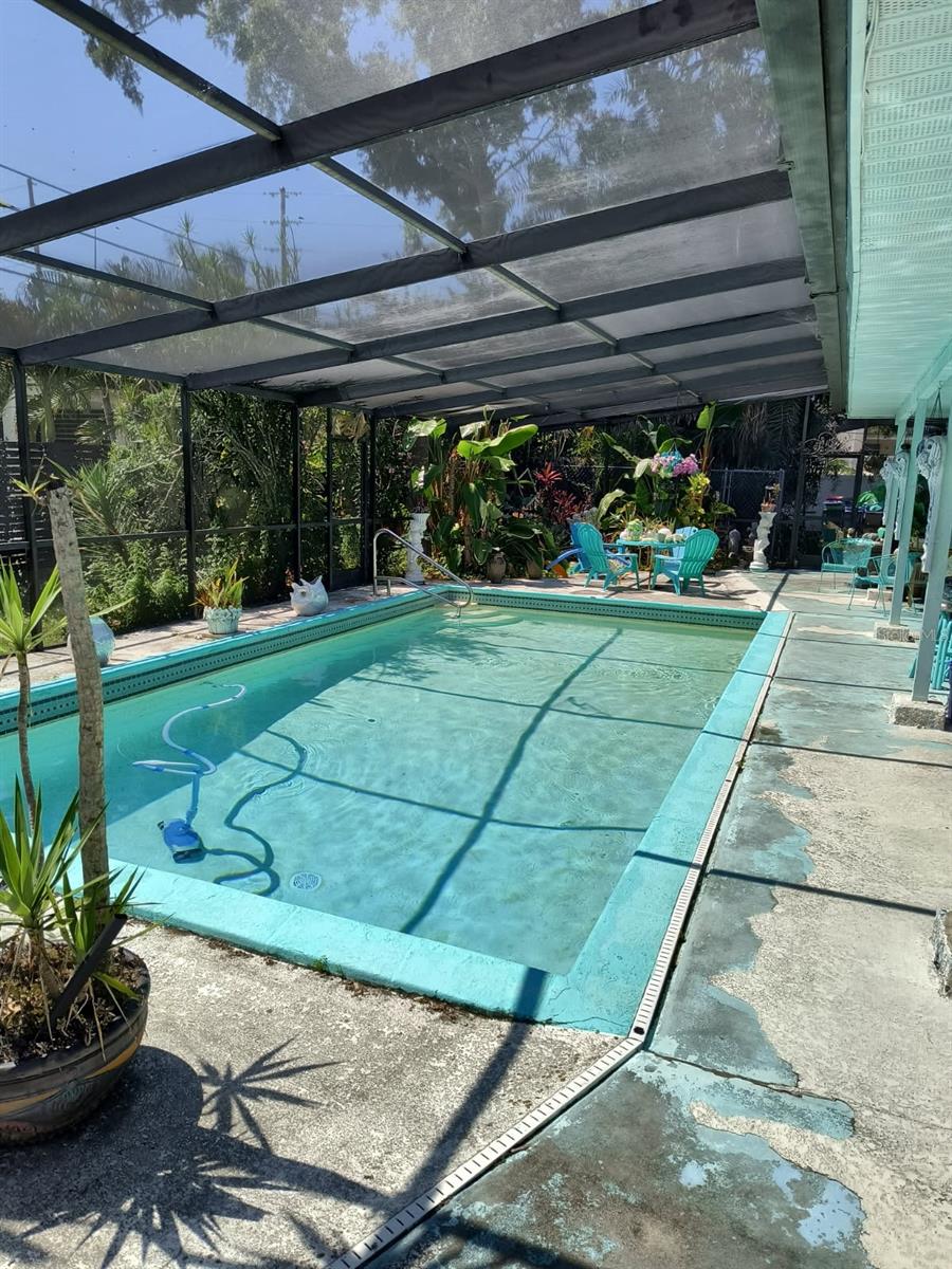 790 OAKWOOD DRIVE