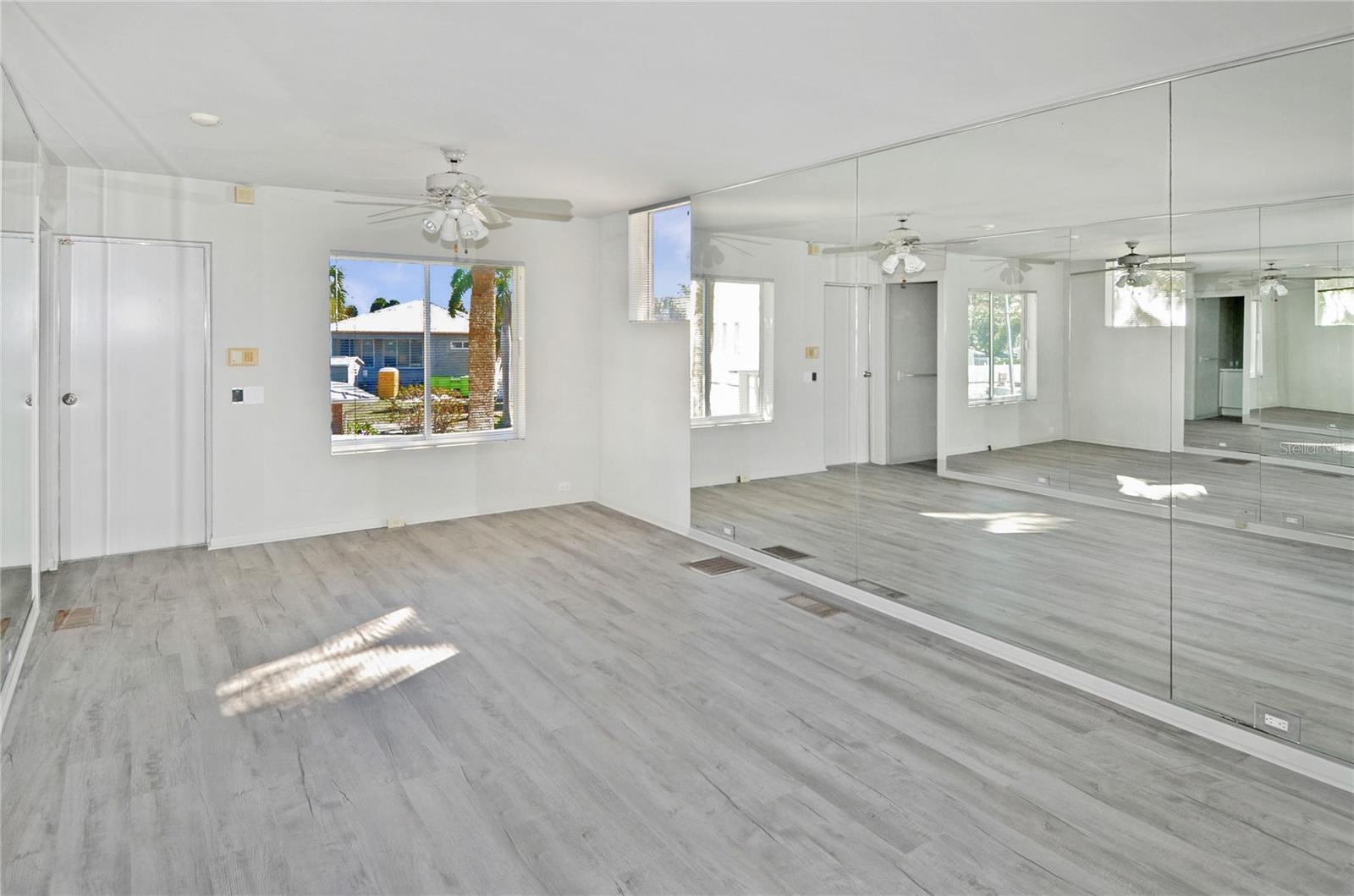 LA GUNA PARK - Residential