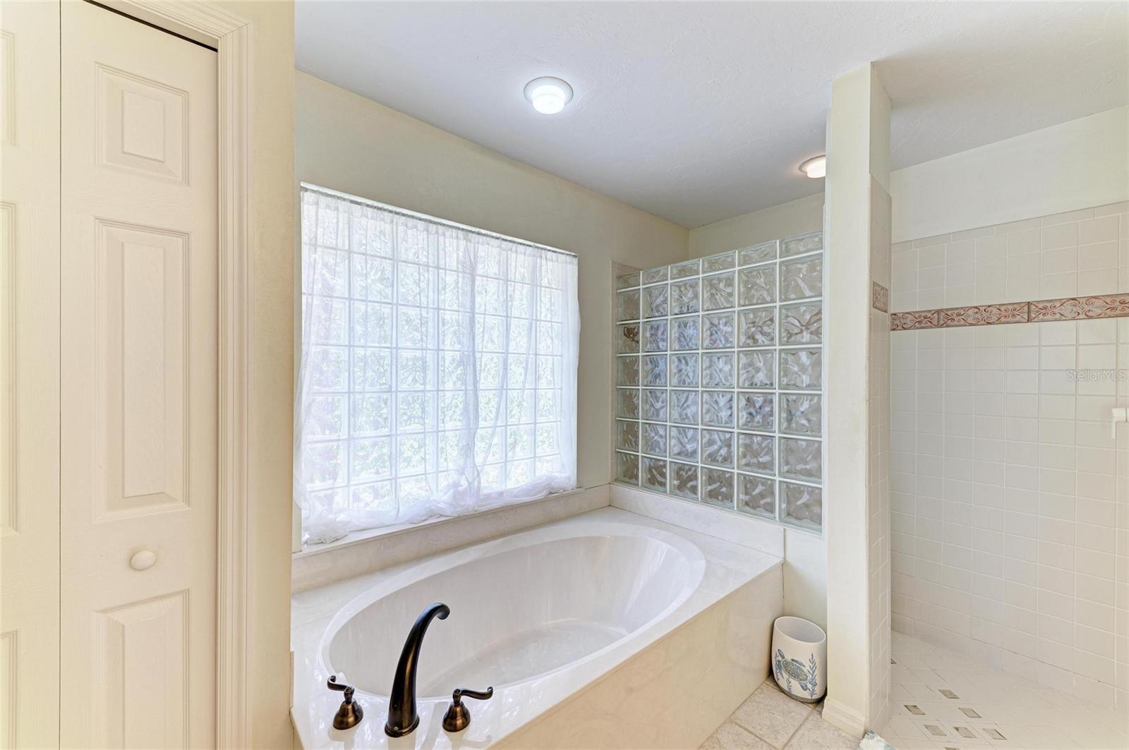 OAK GROVE PARK - Residential