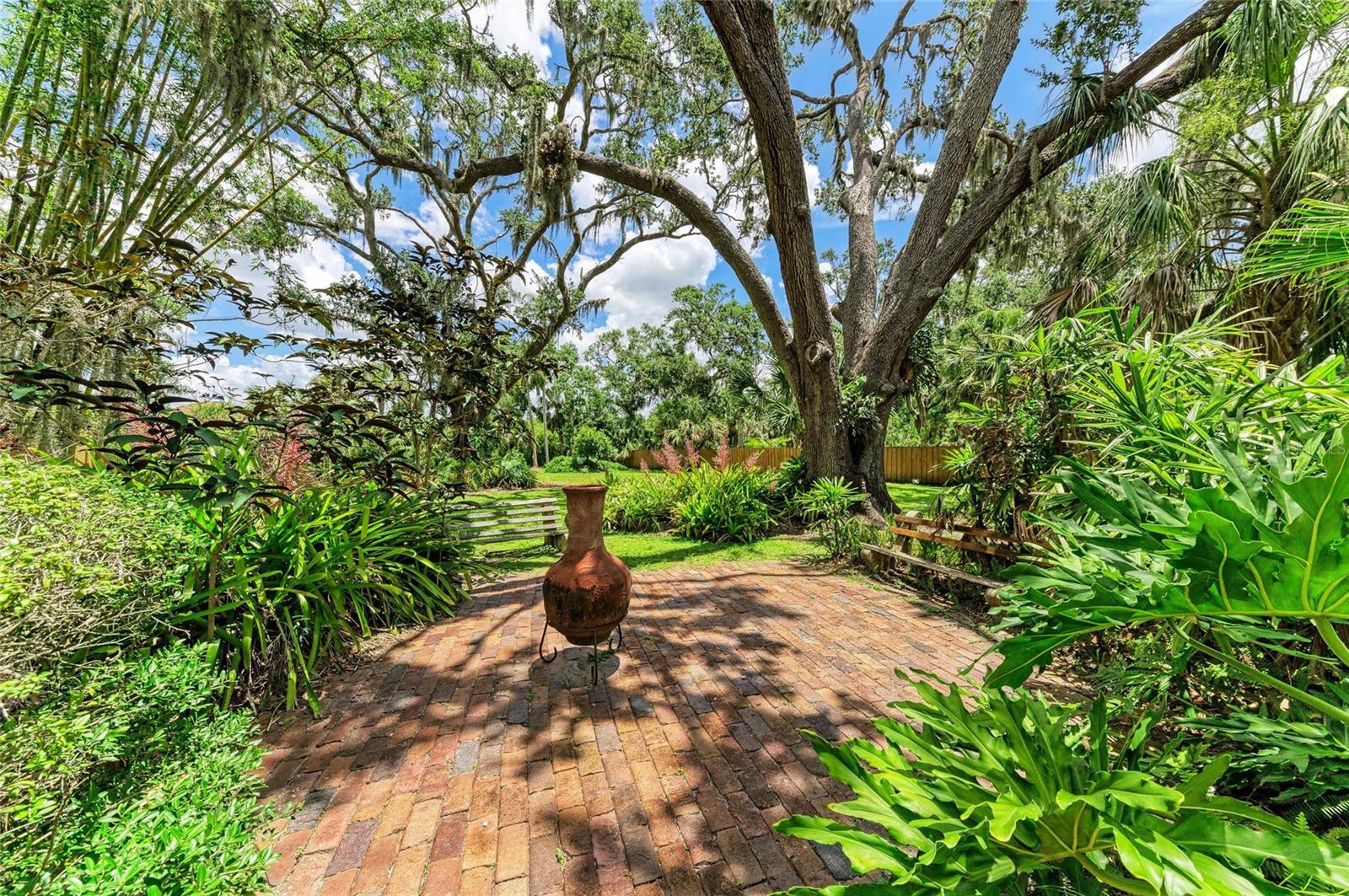 OAK GROVE PARK - Residential