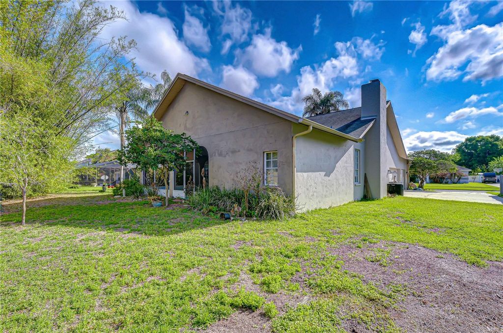 Photo of 3006 Drakes Landing Court, Valrico, FL 33596 (MLS # TB8490326)