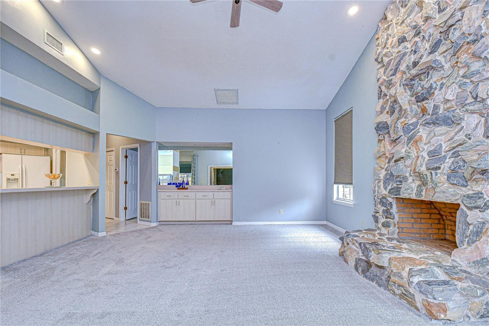 DRAKES PLACE - Residential