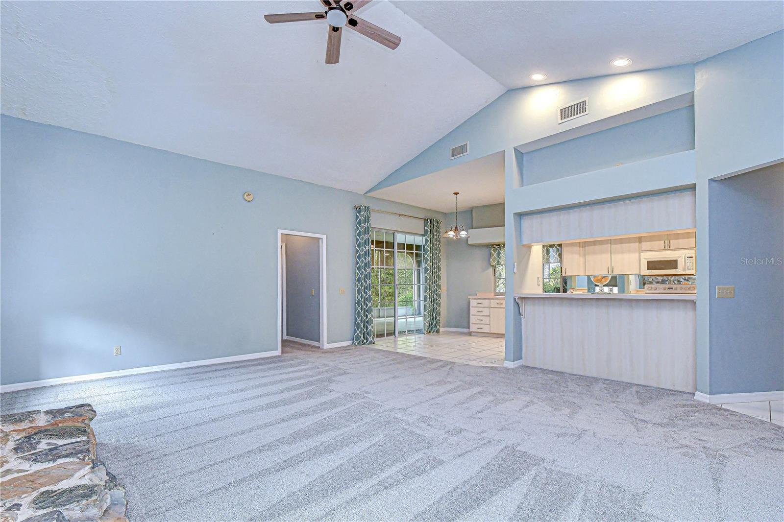 DRAKES PLACE - Residential