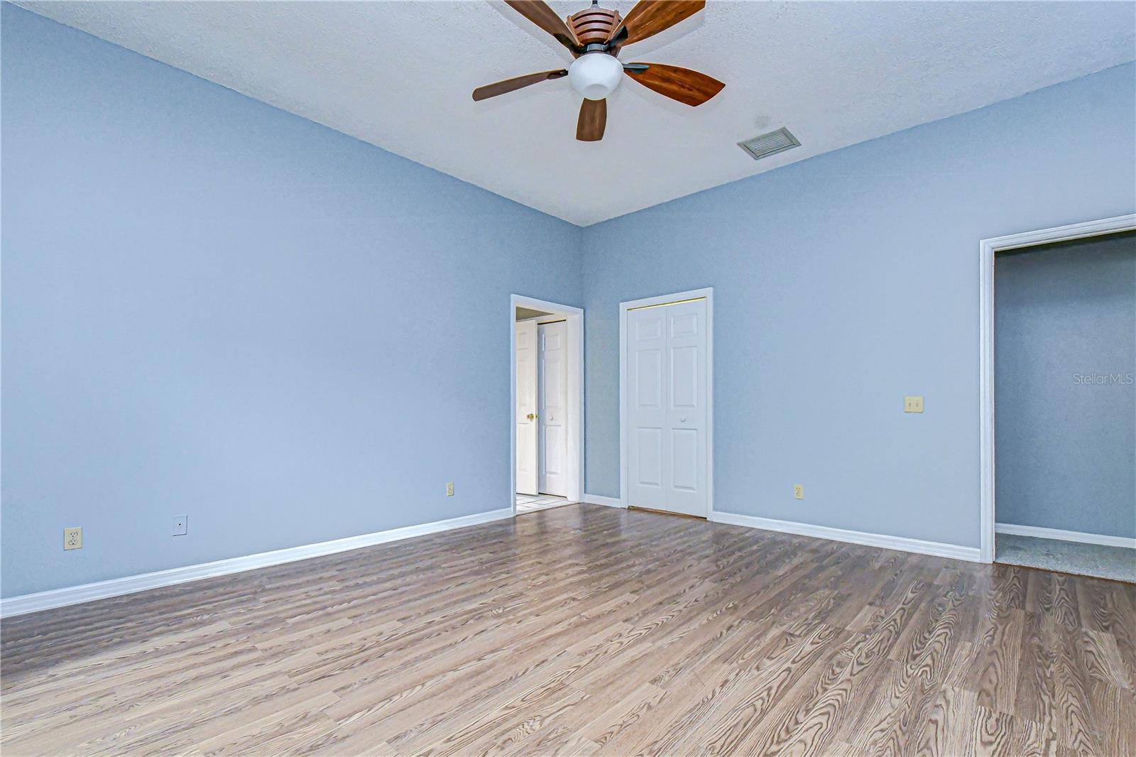 DRAKES PLACE - Residential