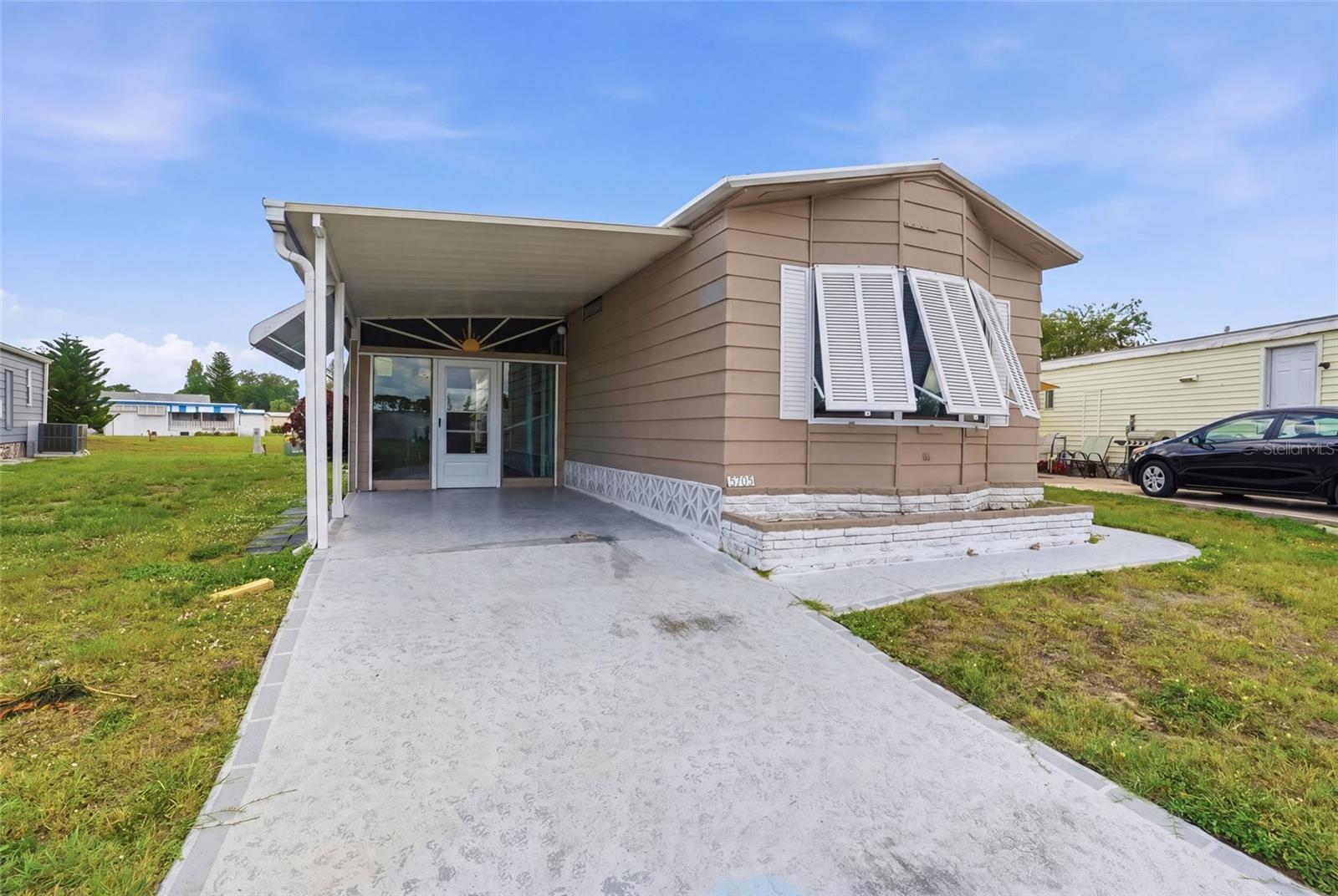 HOLIDAY PARK - Residential