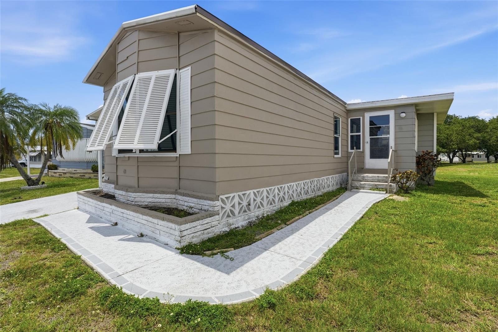 HOLIDAY PARK - Residential