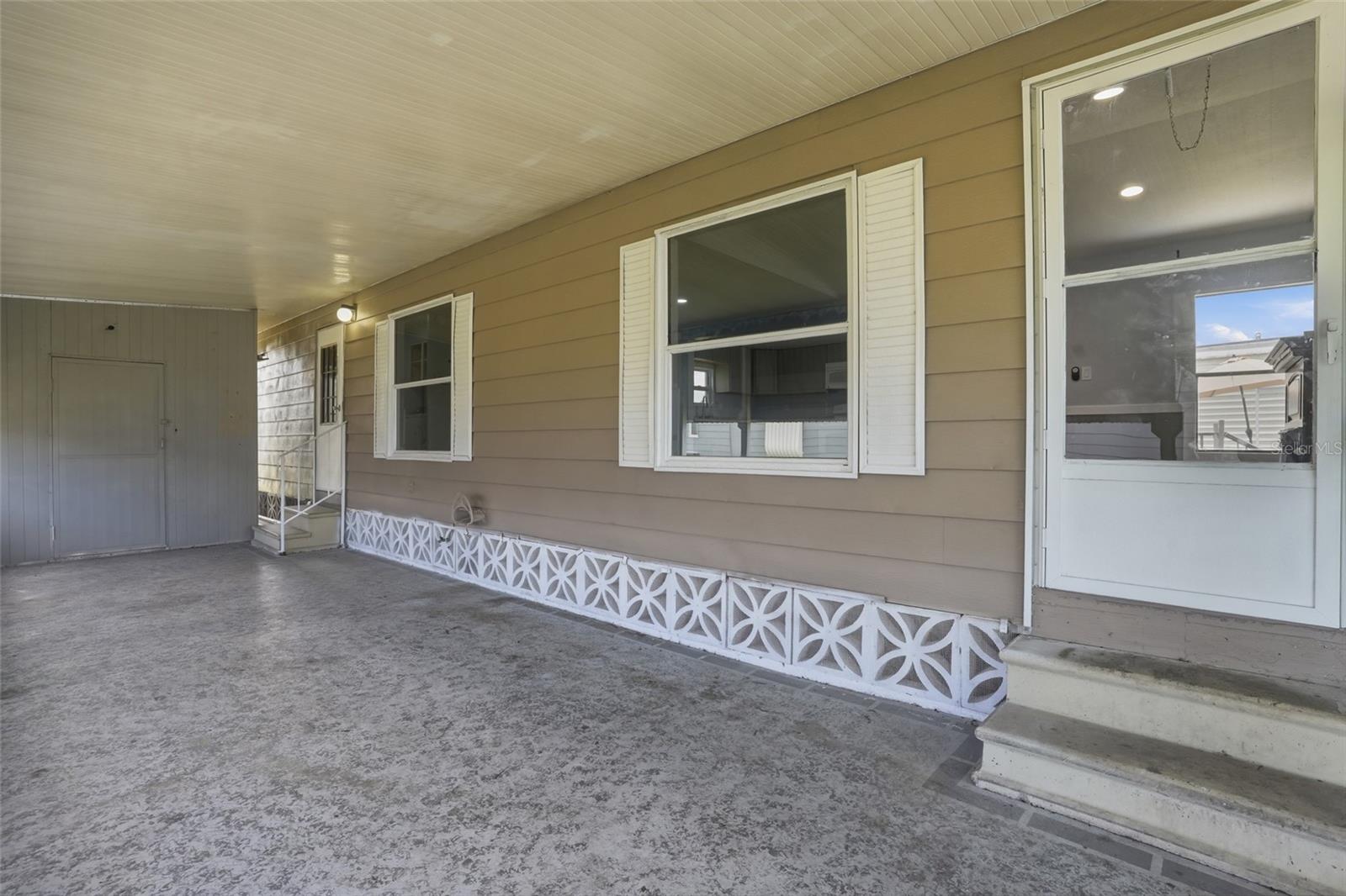 HOLIDAY PARK - Residential