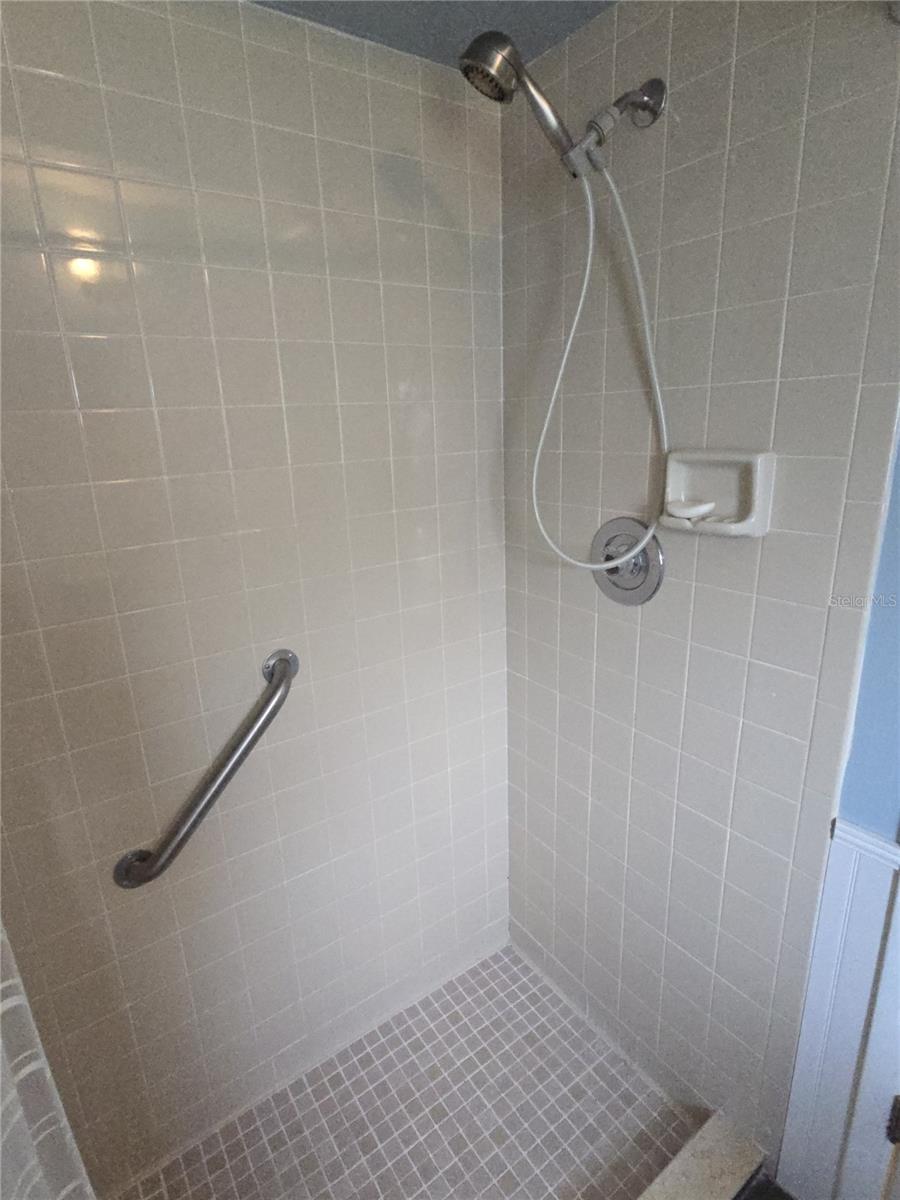 OAKWOOD VILLAS SEC C - Residential